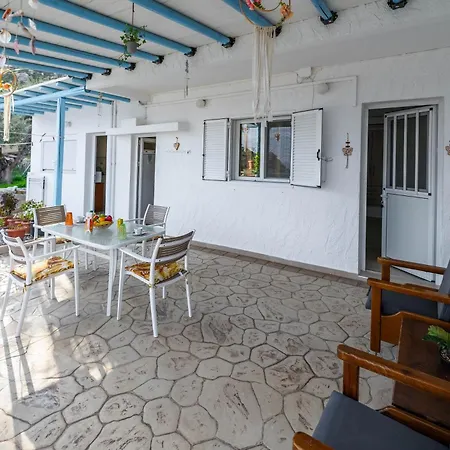 Springs Petronas Apartment Archangelos  Exterior foto